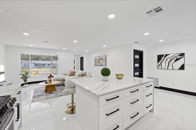 2461 69TH AVENUE S, St Petersburg, FL 33712