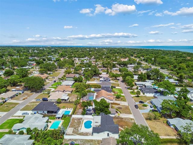 2461 69TH AVENUE S, St Petersburg, FL 33712