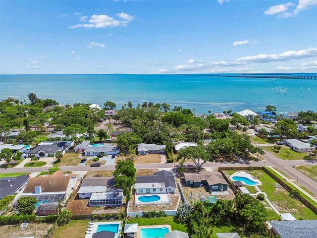 2461 69TH AVENUE S, St Petersburg, FL 33712