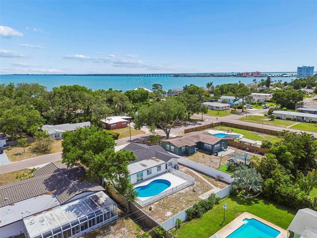 2461 69TH AVENUE S, St Petersburg, FL 33712