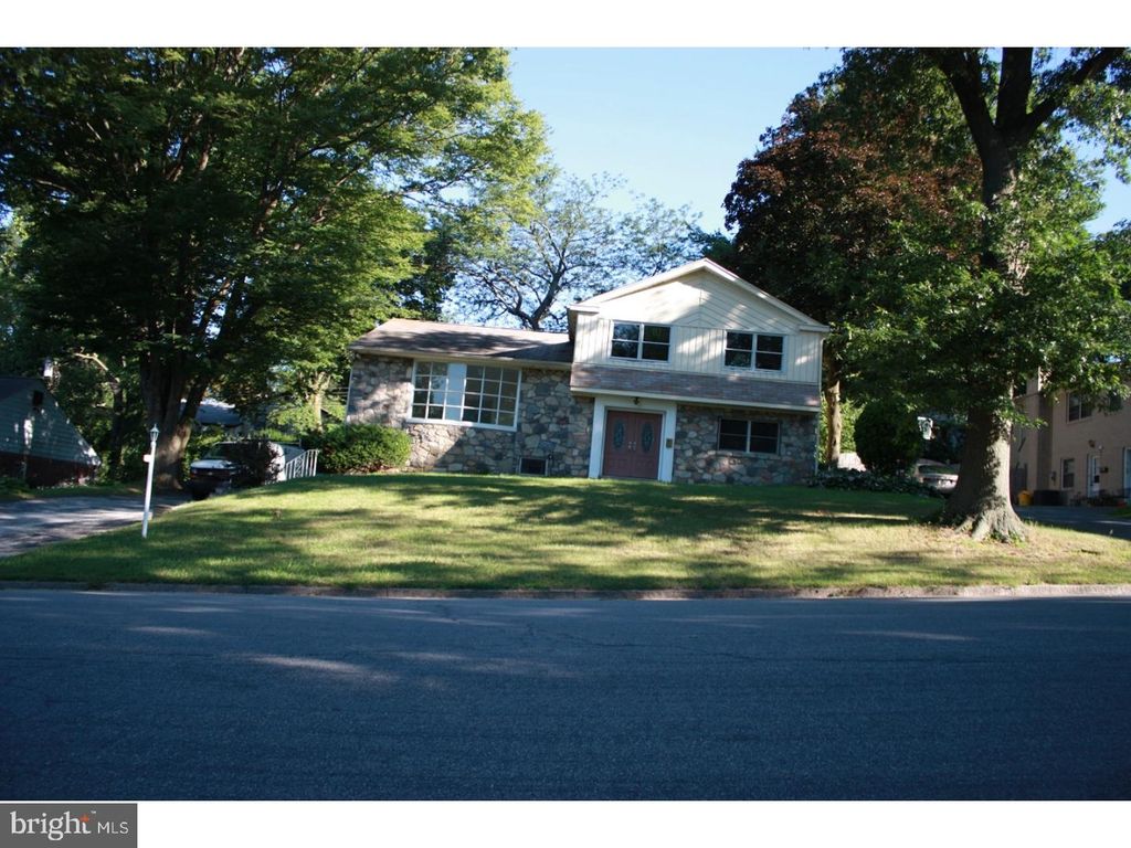1213 MANOA RD, Wynnewood, PA 19096