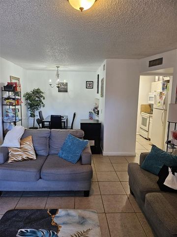 1838 Abbey Rd 208, West Palm Beach, FL 33415