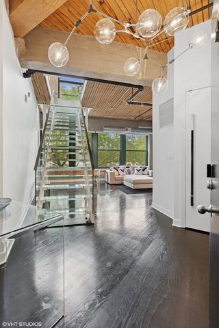 411 W Ontario Street 201-302, Chicago, IL 60654