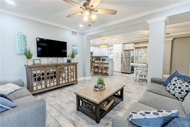 356 E Sagebrush St, Rockport, TX 78382