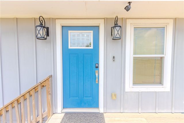 356 E Sagebrush St, Rockport, TX 78382