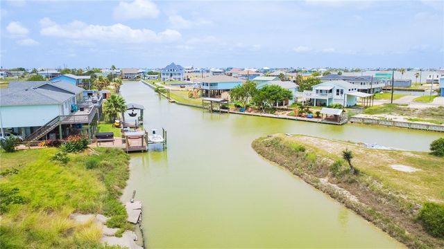 356 E Sagebrush St, Rockport, TX 78382