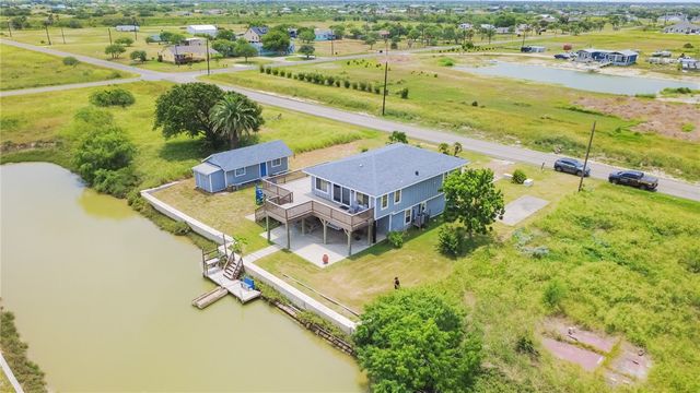 356 E Sagebrush St, Rockport, TX 78382