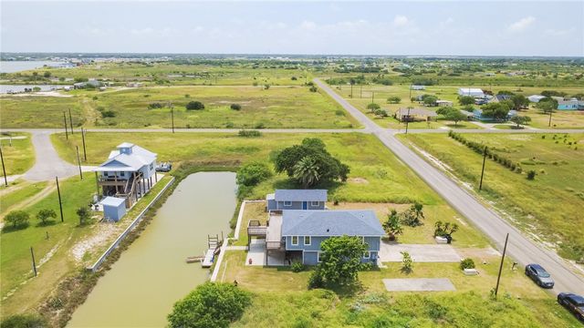 356 E Sagebrush St, Rockport, TX 78382