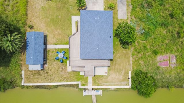 356 E Sagebrush St, Rockport, TX 78382