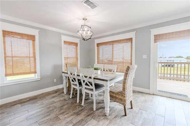 356 E Sagebrush St, Rockport, TX 78382