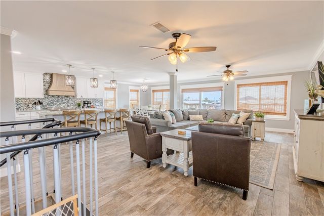 356 E Sagebrush St, Rockport, TX 78382