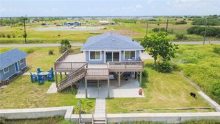 356 E Sagebrush St, Rockport, TX 78382