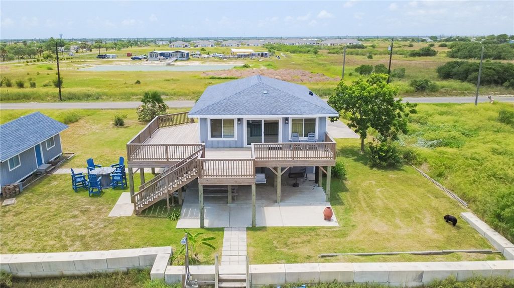 356 E Sagebrush St, Rockport, TX 78382