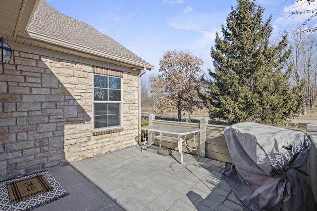 10 Pond View Way, Fitchburg, WI 53711