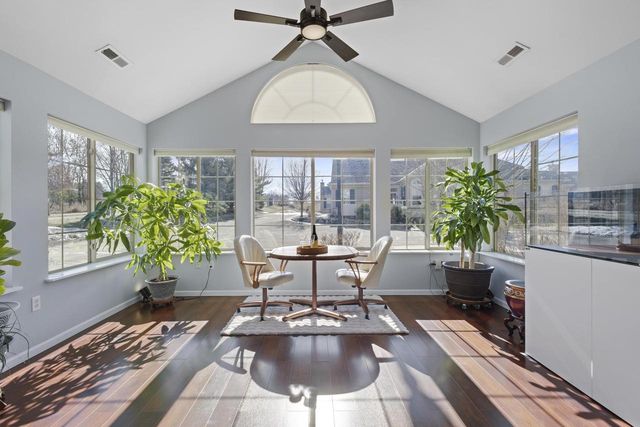 10 Pond View Way, Fitchburg, WI 53711