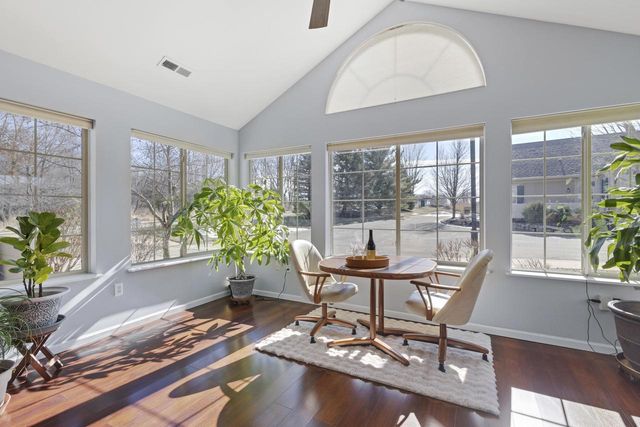 10 Pond View Way, Fitchburg, WI 53711