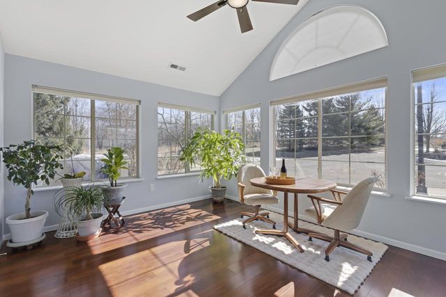 10 Pond View Way, Fitchburg, WI 53711