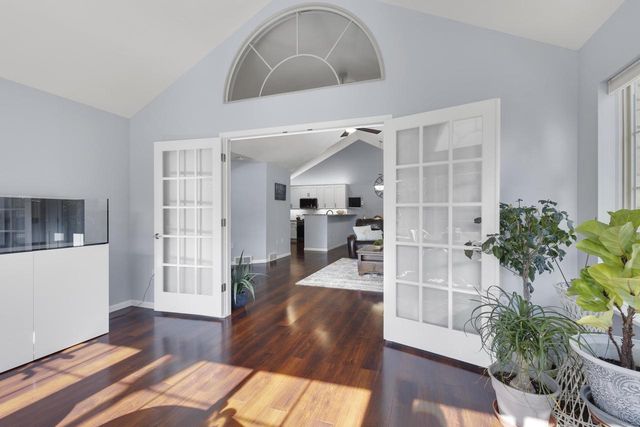 10 Pond View Way, Fitchburg, WI 53711