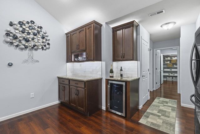 10 Pond View Way, Fitchburg, WI 53711