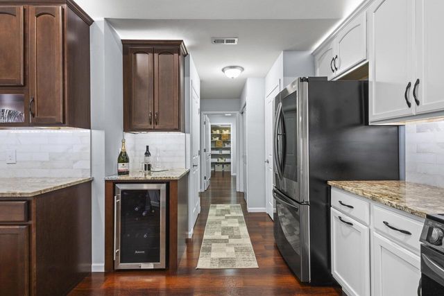 10 Pond View Way, Fitchburg, WI 53711