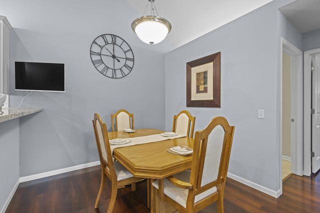 10 Pond View Way, Fitchburg, WI 53711