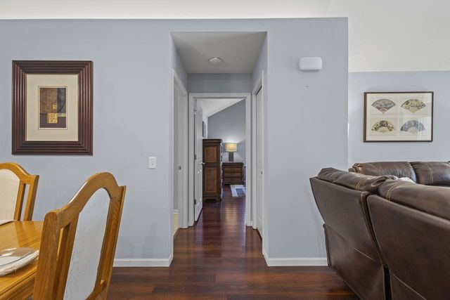 10 Pond View Way, Fitchburg, WI 53711