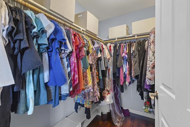 10 Pond View Way, Fitchburg, WI 53711