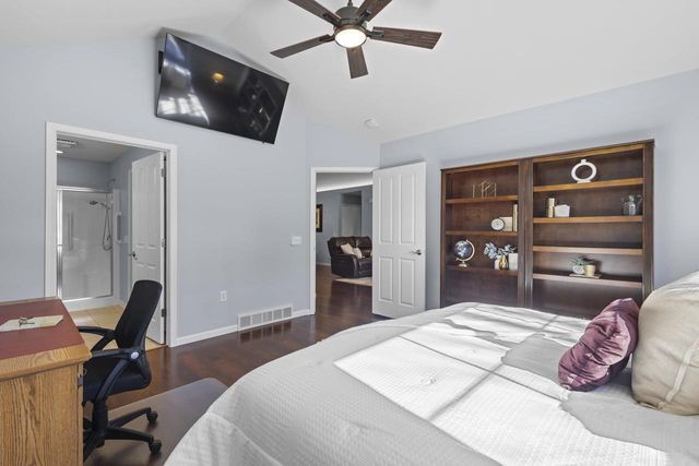 10 Pond View Way, Fitchburg, WI 53711