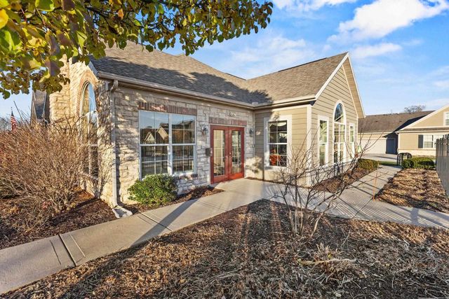 10 Pond View Way, Fitchburg, WI 53711