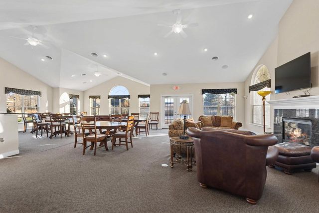 10 Pond View Way, Fitchburg, WI 53711