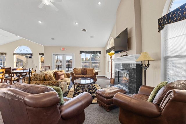 10 Pond View Way, Fitchburg, WI 53711