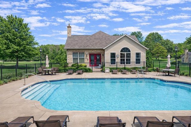 10 Pond View Way, Fitchburg, WI 53711