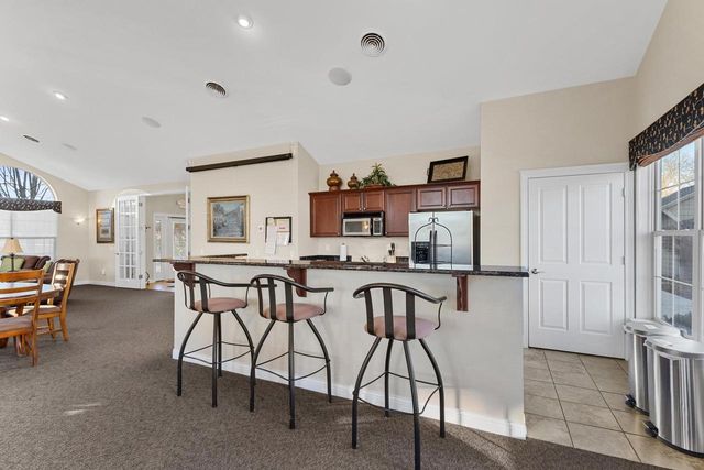 10 Pond View Way, Fitchburg, WI 53711