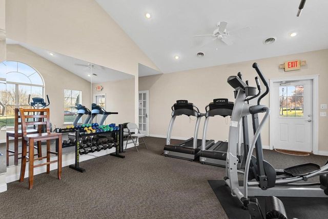 10 Pond View Way, Fitchburg, WI 53711