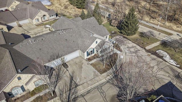 10 Pond View Way, Fitchburg, WI 53711