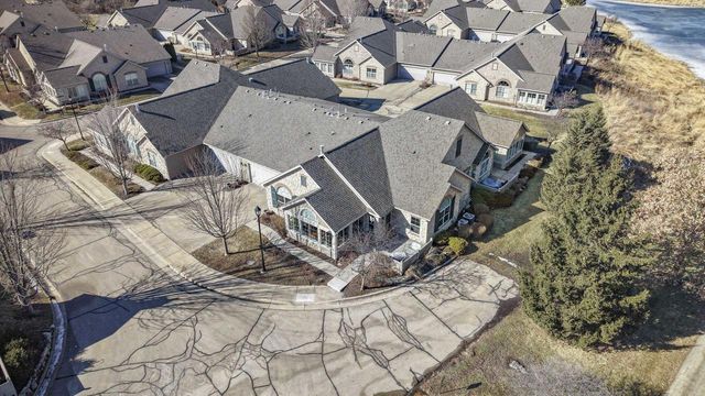 10 Pond View Way, Fitchburg, WI 53711