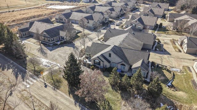 10 Pond View Way, Fitchburg, WI 53711