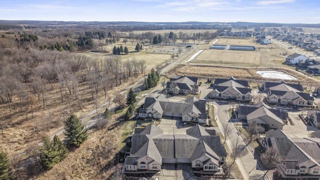 10 Pond View Way, Fitchburg, WI 53711