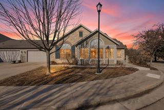 10 Pond View Way, Fitchburg, WI 53711