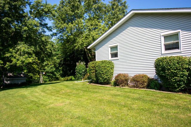 N3447 Walnut ROAD, Lake Geneva, WI 53147