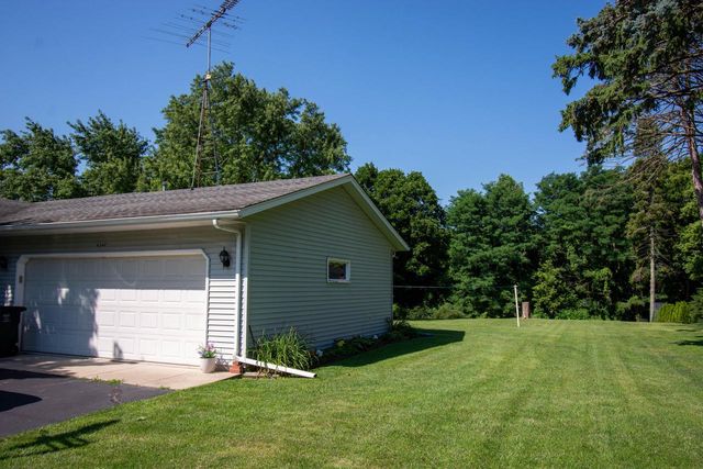 N3447 Walnut ROAD, Lake Geneva, WI 53147