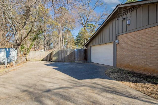 907 Sequoyah Ln, Longview, TX 75605