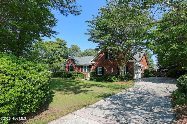 3301 Grey Leaf Drive, Wilmington, NC 28409