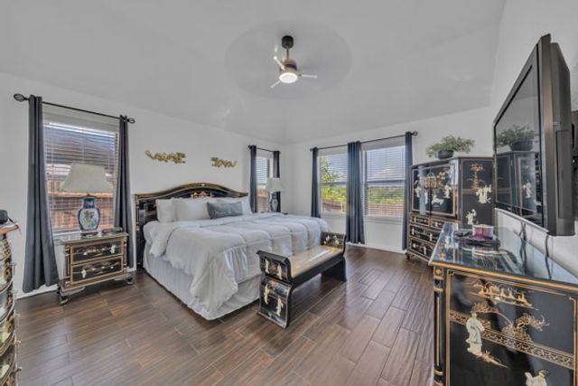 4013 Hunter Peak Road, Fort Worth, TX 76262