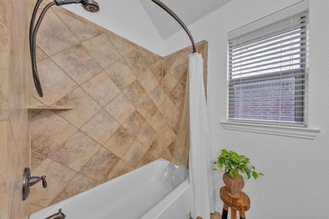 4013 Hunter Peak Road, Fort Worth, TX 76262