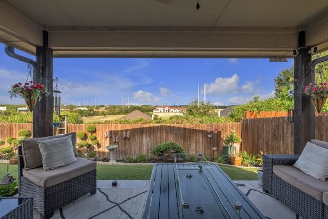 4013 Hunter Peak Road, Fort Worth, TX 76262