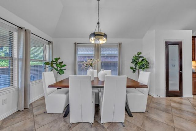 4013 Hunter Peak Road, Fort Worth, TX 76262