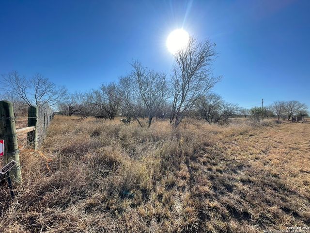 131 County Road 2666, Moore, TX 78057