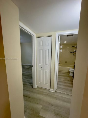 1715 Whitehall Dr 201, Davie, FL 33324