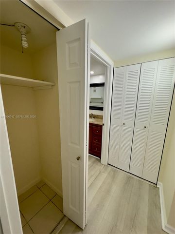 1715 Whitehall Dr 201, Davie, FL 33324